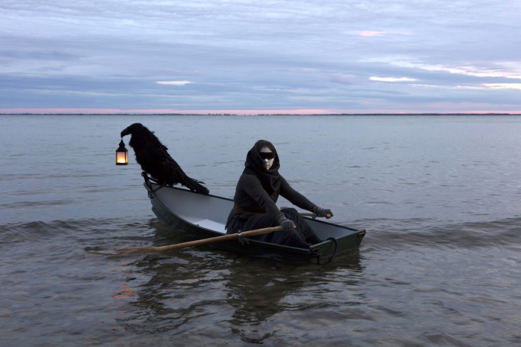 Art Trip: Meryl McMaster's haunting self-portrait at As Immense as the Sky merges lineages – The Globe and Mail Art Trip: Meryl McMaster's haunting self-portrait at As Immense as the Sky merges lineages – The Globe and Mail