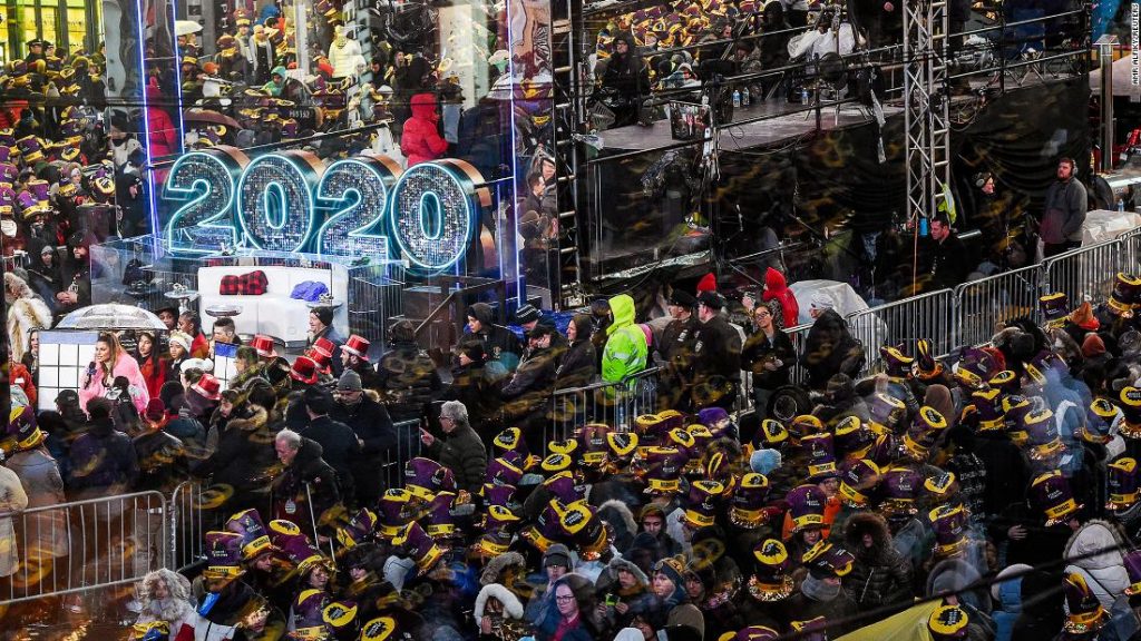 'Tune out the noise,' plus other New Year's resolutions from media and tech executives – CNN