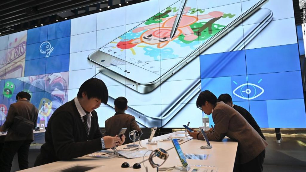This year's Samsung Galaxy phones may be called the S20 and S20+ – CNN