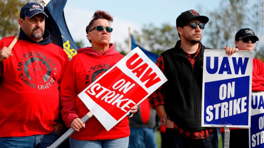The economy is roaring. So why are more workers striking? – CNN