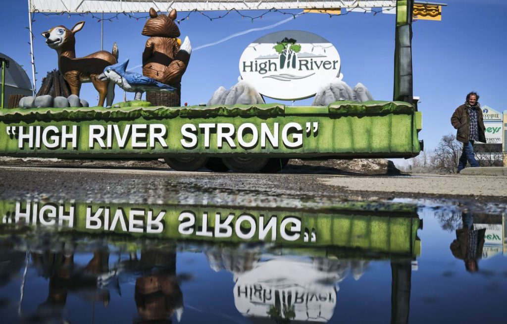 Hundreds of Alberta infections linked to meat-processing plant – The Globe and Mail