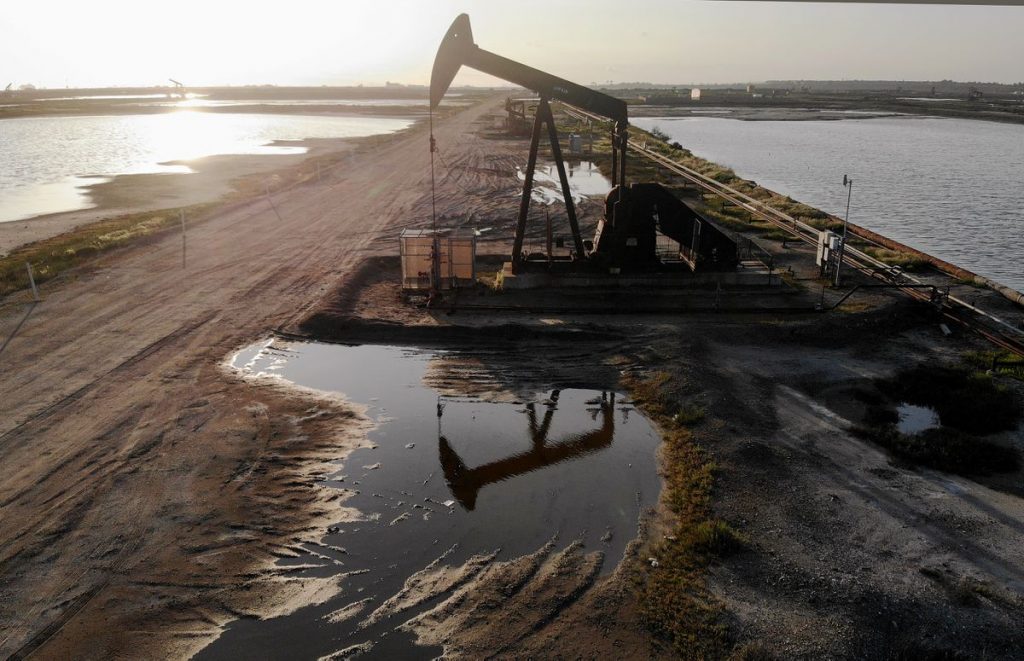 What is a negative crude future and does it mean anything for consumers? – The Globe and Mail