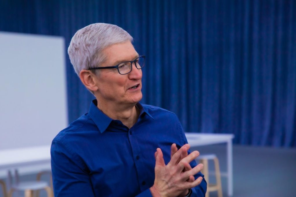 Apple designs and produces face shields for coronavirus medical workers – CNET