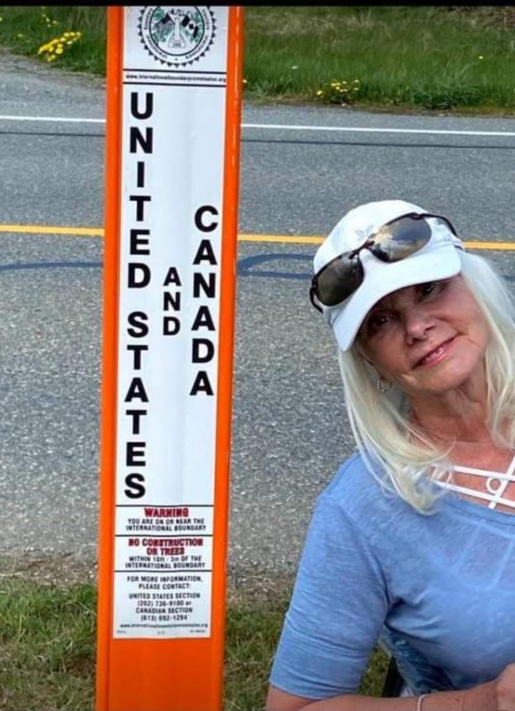 Lovers date from opposite sides of U.S.-Canada border – CBC.ca