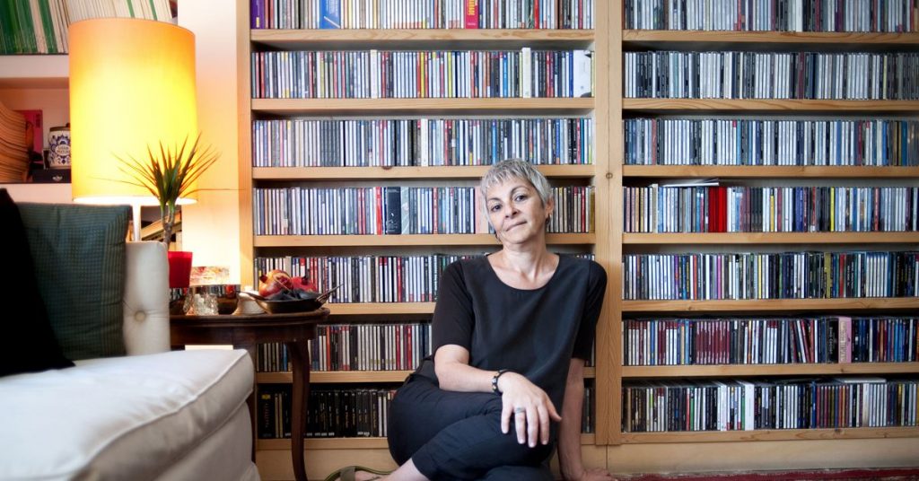 The politics of the books we display behind us during video calls – Vox.com