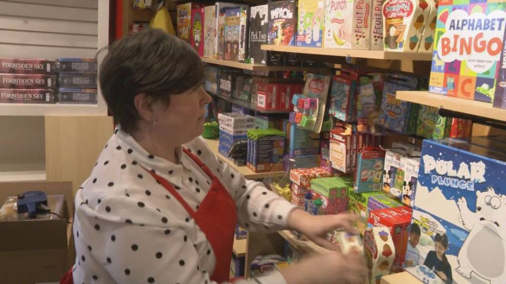 Survey finds B.C. businesses facing major hurdles, as province seeks to reopen economy – Globalnews.ca