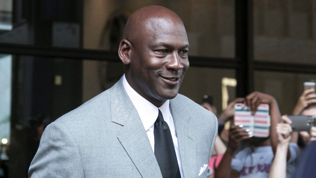 Hamlin, Michael Jordan partner on NASCAR team for Bubba Wallace