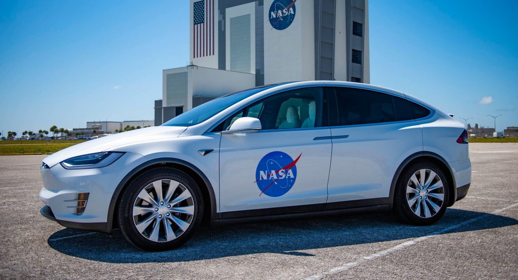 This Tesla Model X Will Transport Two Astronauts To SpaceX’s Launch Pad – CarScoops