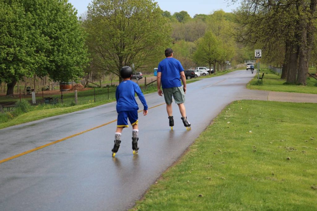 Londoners reminded to stay 6 feet apart when enjoying the fresh air amid coronavirus pandemic – fm96.com