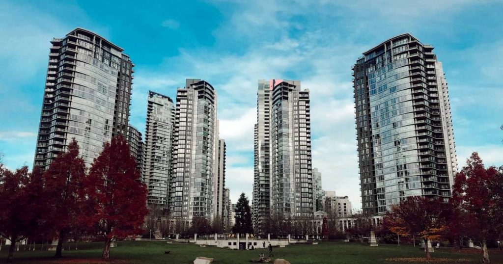 Real Estate Board of Greater Vancouver reports far fewer home sales in April but benchmark price rises – Straight.com