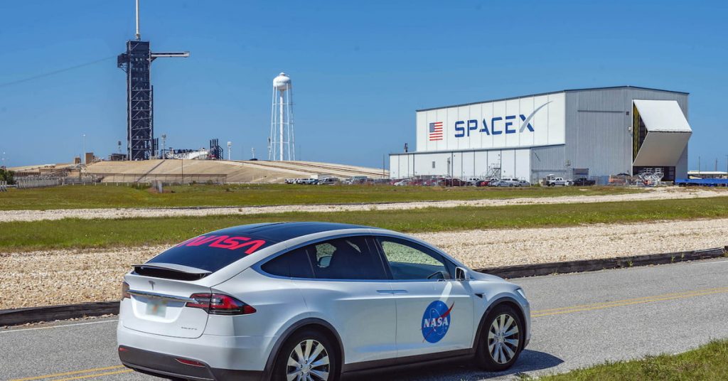 NASA astronauts to begin their historic SpaceX mission in a Tesla Model X – Digital Trends