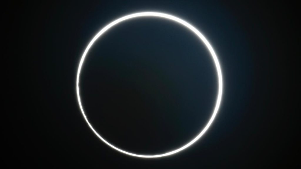 'Ring of fire' solar eclipse thrills skywatchers on longest day – RFI