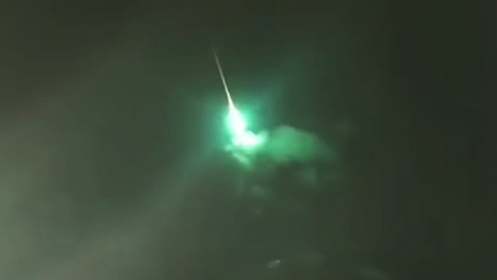 Mysterious Green ‘Fireball’ Seen Flying Over Australia – Nerdist