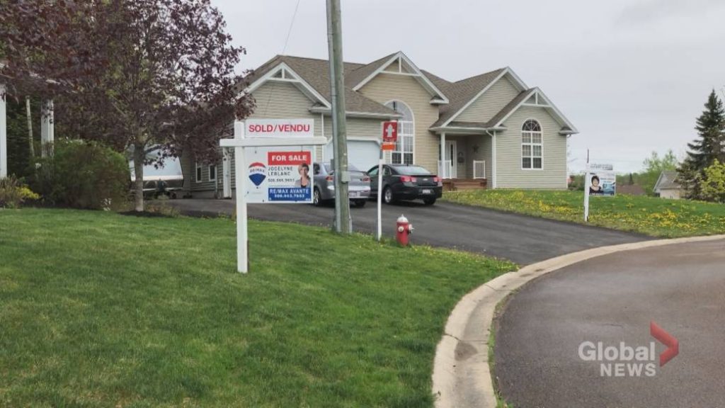 1 new case of COVID-19 in N.B., with all 13 active cases located in the Campbellton region – Globalnews.ca