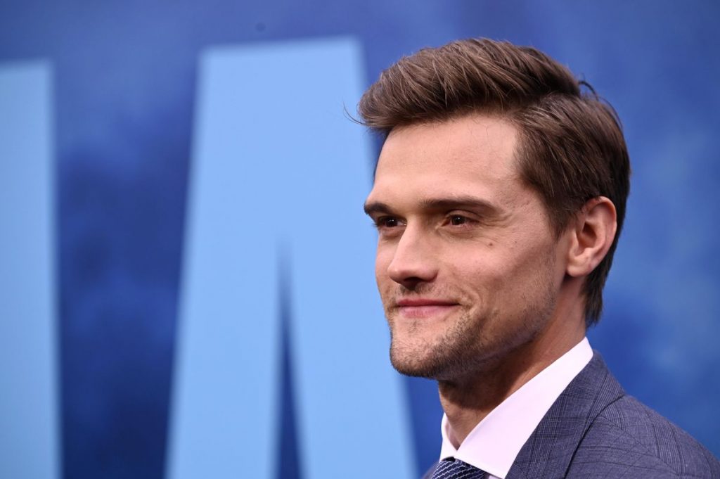 Hartley Sawyer fired from The Flash over past racist, misogynistic social-media posts – The Globe and Mail