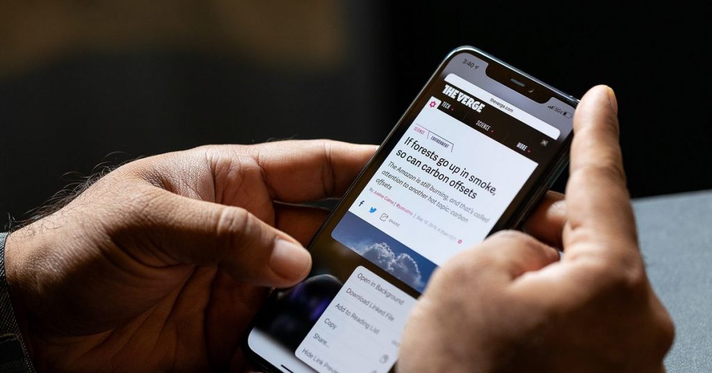 2020 iPhones won’t come with a power adapter or earbuds, says Kuo – The Verge