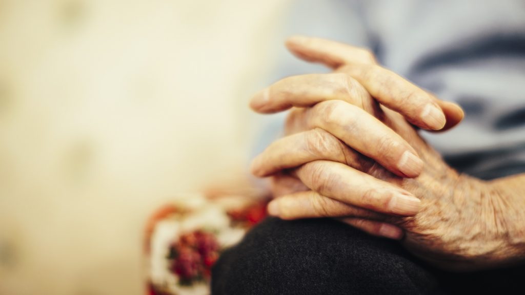 B.C. seniors in assisted living face conditions ‘that border neglect’, according to new report – News1130