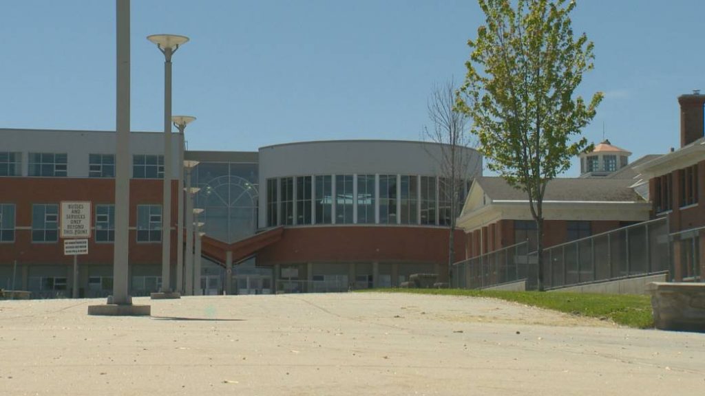 Coronavirus: Vernon Secondary School’s grad street art is back after nearly 40 years – Globalnews.ca