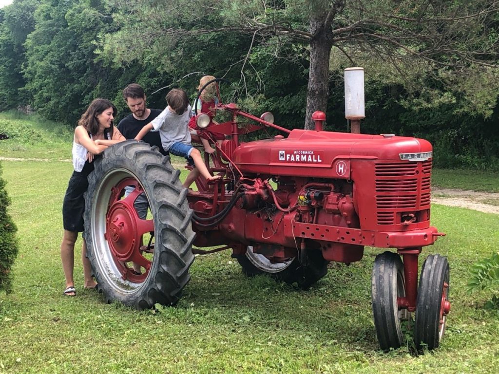 Coronavirus: Home sales surge outside of Toronto as residents seek more rural life – Globalnews.ca