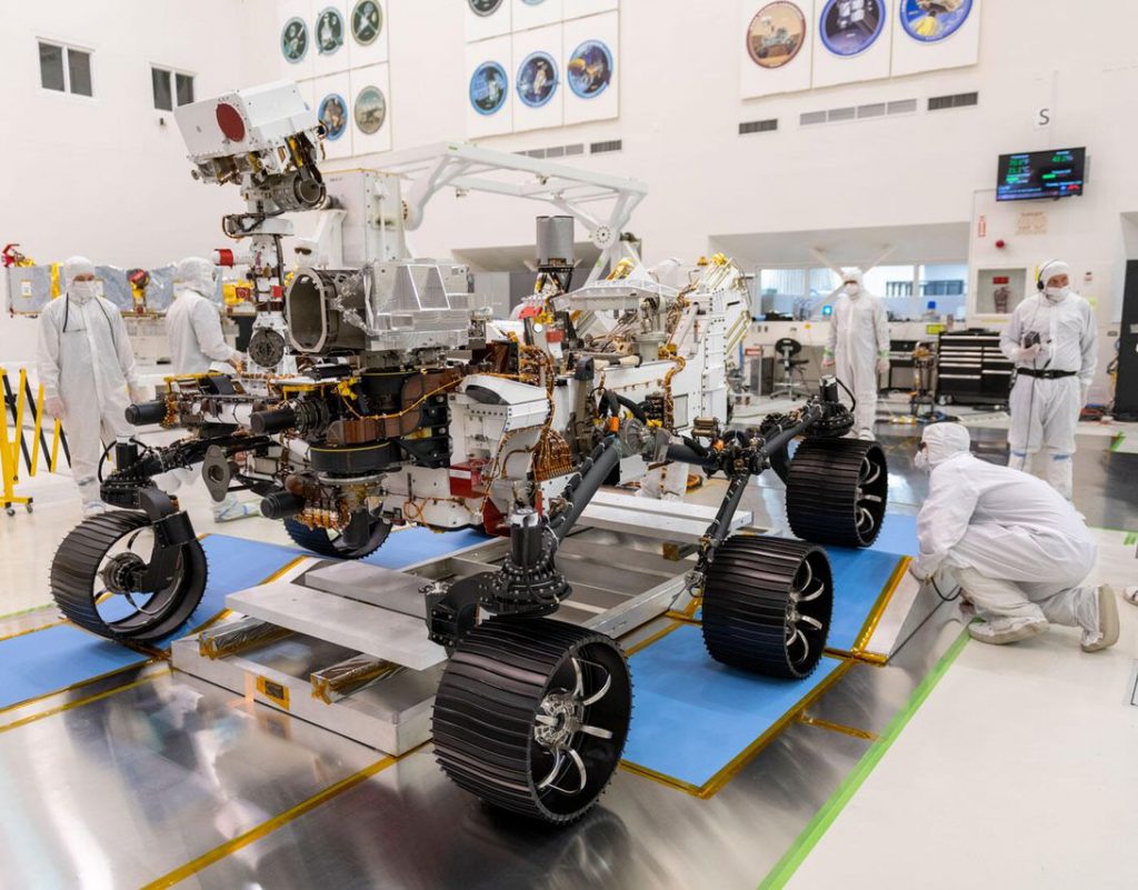 How NASA's next-gen Perseverance Mars rover tops older sibling Curiosity – CNET