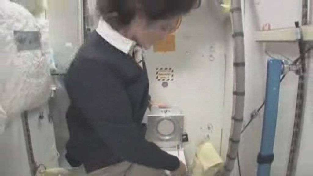 NASA astronauts in SpaceX capsule to complete 1st splashdown in 45 years – Globalnews.ca