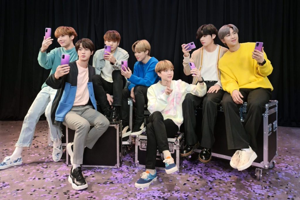 Watch: BTS Meets QVC as the Group Posts Unboxing Video of Samsung’s Foldable Phone – Rolling Stone