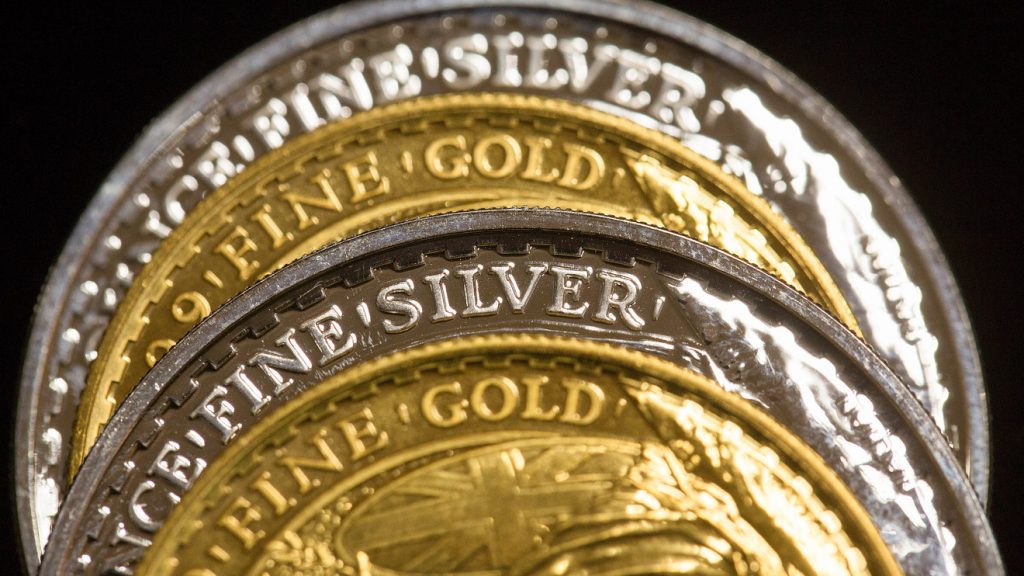 Gold turns higher for the week as investors parse Fed’s historic policy shift – MarketWatch