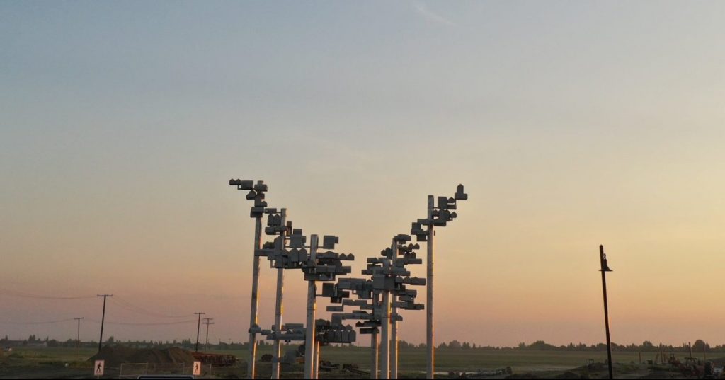 Largest piece of public art donated to Saskatoon unveiled in Brighton – Global News