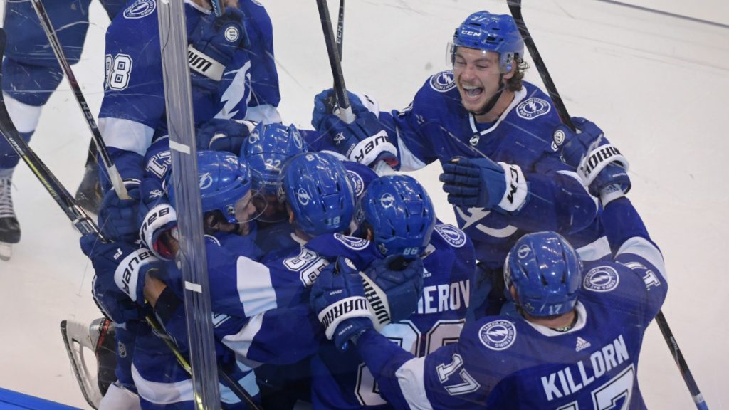 Listen to the Ear-Splitting Home Radio Call of Brayden Point’s Fifth-Overtime Game-Winner – Sports Illustrated