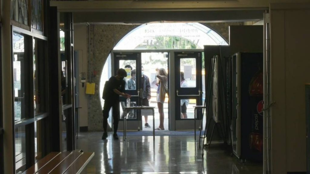 B.C. will consider providing more information on school-based COVID-19 cases – Global News