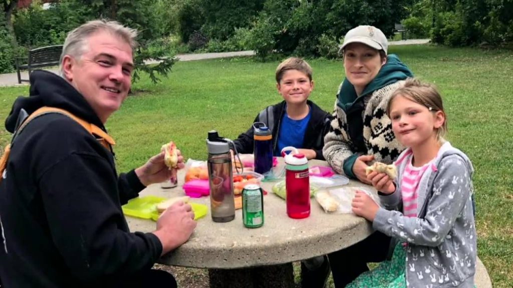 Why is there a shortage of canned soda pop in Canada? – Global News