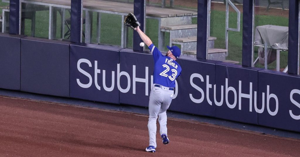 Mistakes and bad pitching add up to a big loss for the Jays – Bluebird Banter