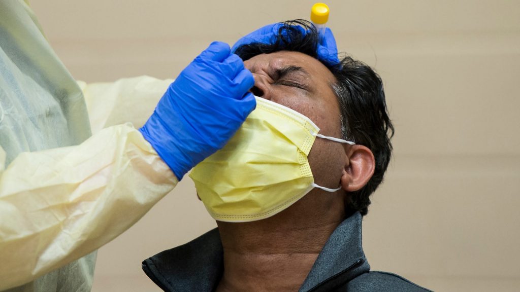 As parts of Canada return to lockdown, experts say rapid testing offers a way forward