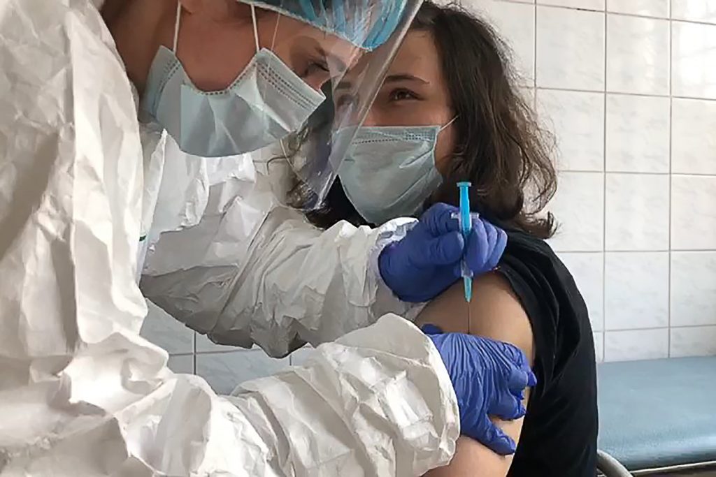 Russia says human trials of its coronavirus vaccine have begun in the Middle East – CNBC