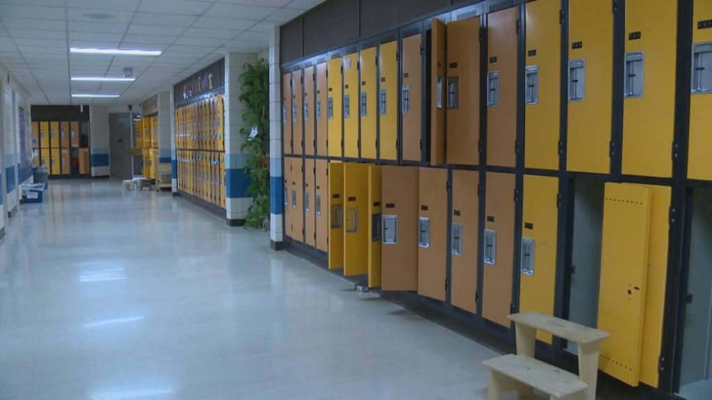 Canadians forced to miss work due to coronavirus can apply for federal financial support – Global News