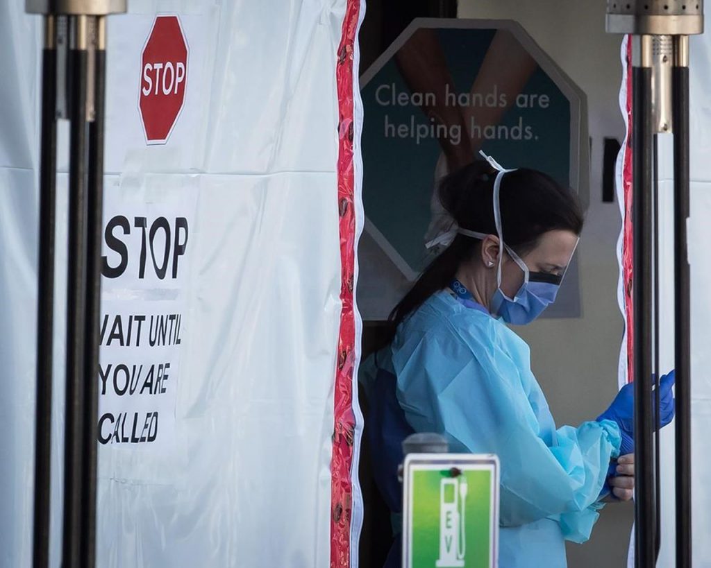 Take a step back from social interactions, says B.C.'s top doctor – NiagaraFallsReview.ca