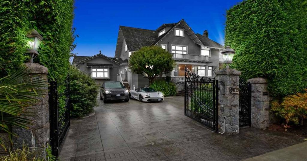 Vancouver real estate: .8 million cut off price of .9 million home on same block as Chip Wilson's mansion – The Georgia Straight