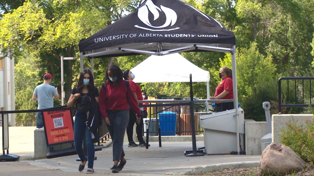 Alberta to pilot COVID-19 testing at border that would shorten quarantine time – CBC.ca