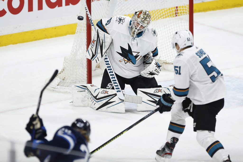 Maple Leafs sign Dell, shoring up hole in organization's goaltending depth – Toronto Sun
