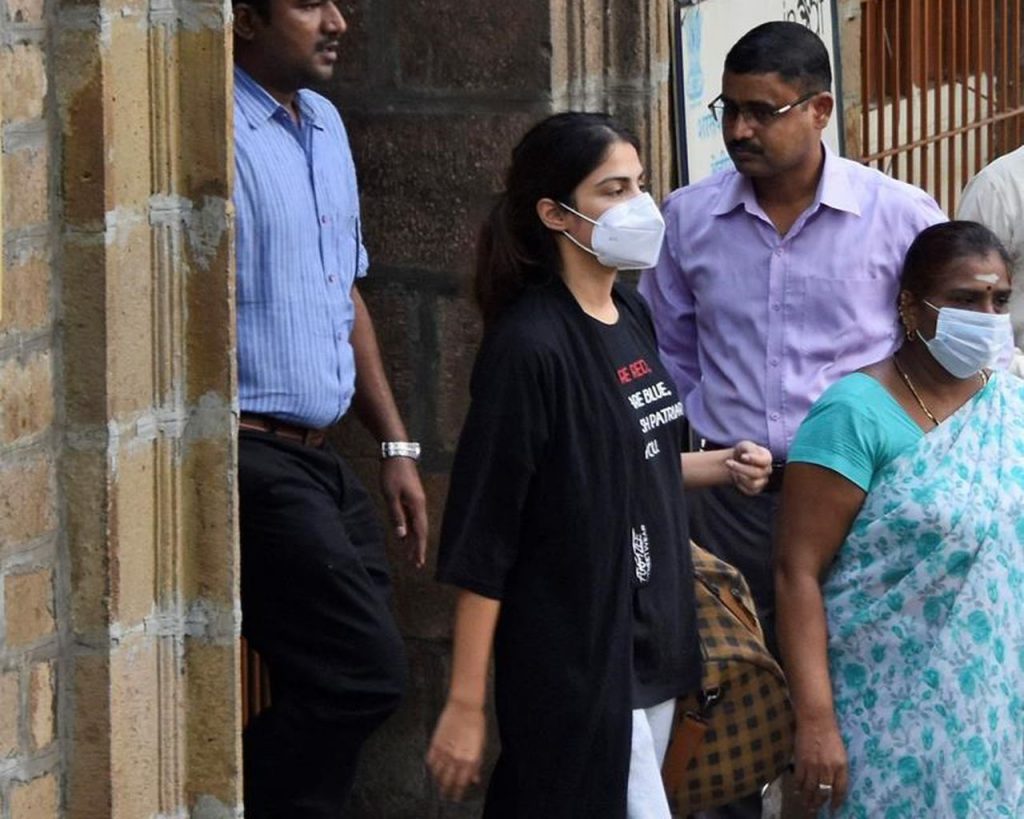 Bollywood actress at the centre of media frenzy granted bail – WellandTribune.ca