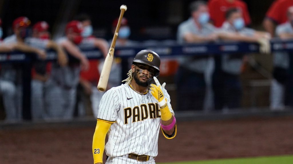 Twitter Reaction: Tatis Jr. channels Bautista with epic bat flip – Sportsnet.ca