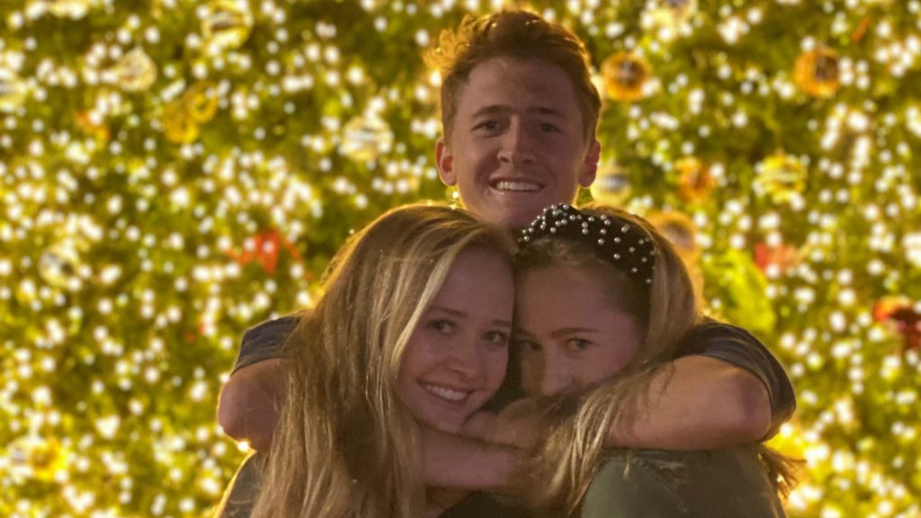 Jessica and Nelly Korda Keeping Up with Brother Sebastian at French Open – LPGA