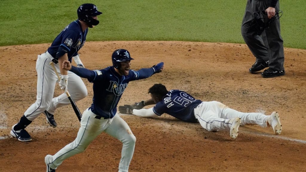Rays walk-off Game 4 to even World Series against Dodgers