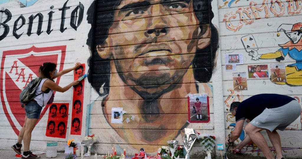 In Pictures: Grief and shock over Maradona's death – Aljazeera.com