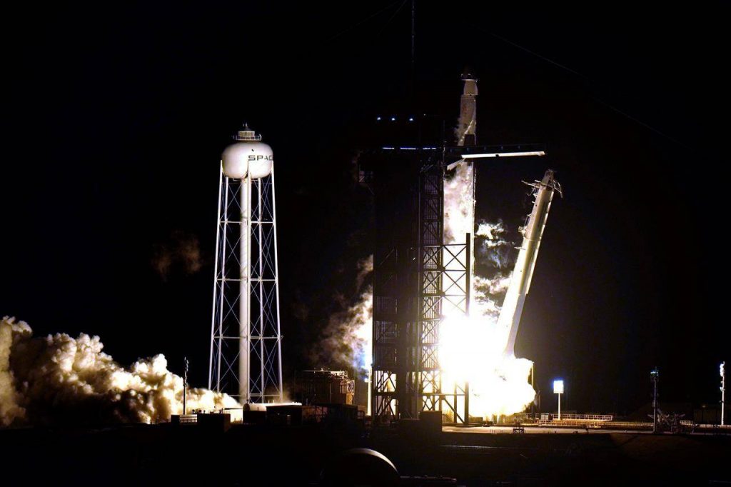 VIDEO: SpaceX capsule with 4 astronauts reaches space station – Terrace Standard