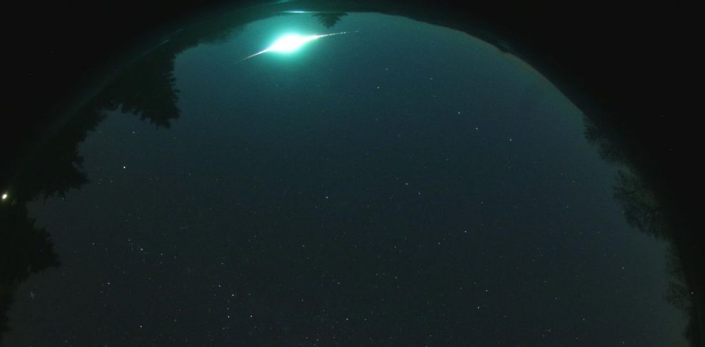 Watch the fireball-fueled Northern Taurid meteor shower peak this week