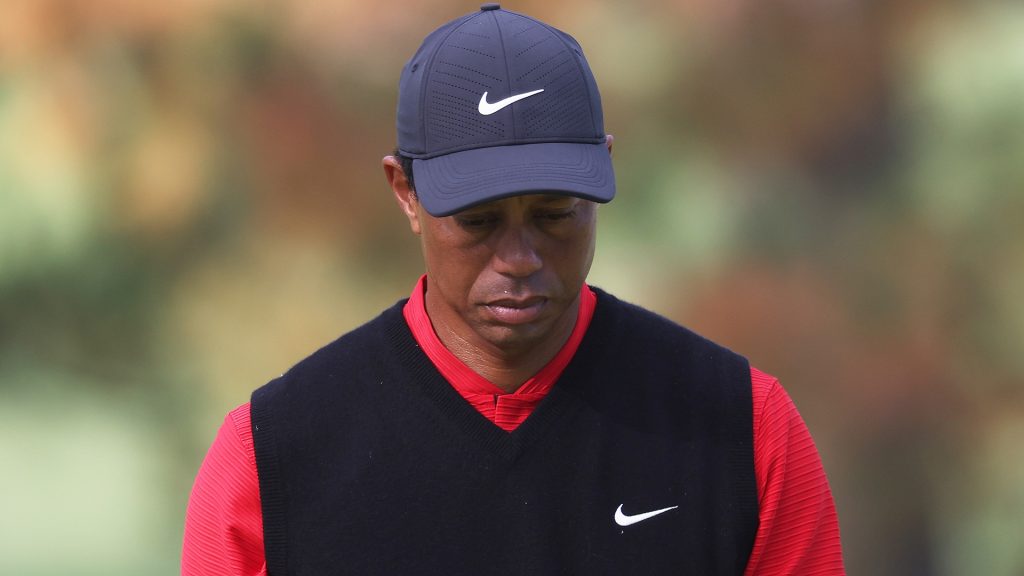Tiger Woods makes 10 on par-3 12th in final round of Masters Tournament – Golf Channel