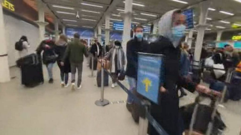 Travellers arriving in Alberta from UK ‘should immediately get tested for COVID-19’ – Global News