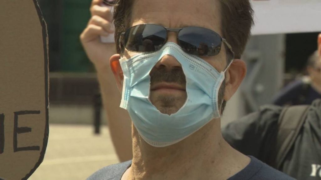 Anti-mask rally amid B.C. COVID-19 case surge ‘really concerning’: respirologist – Global News