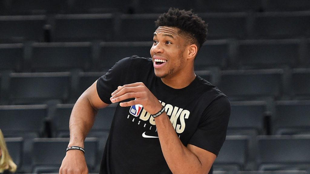 What Giannis' super-max means for him, the Bucks, and his spurned suitors – theScore